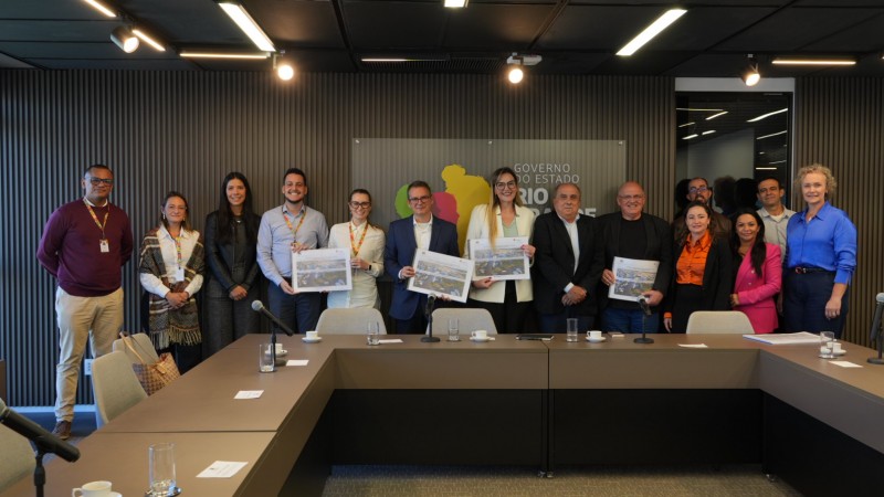 Proposta prev&ecirc; a integra&ccedil;&atilde;o urban&iacute;stica dos diques ao tecido urbano, com a cria&ccedil;&atilde;o de parques lineares.